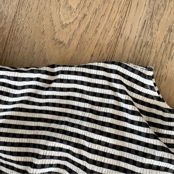 Athleta Seersucker V-Neck One Piece Swimsuit Black White Size: M - Picture 2 of 4